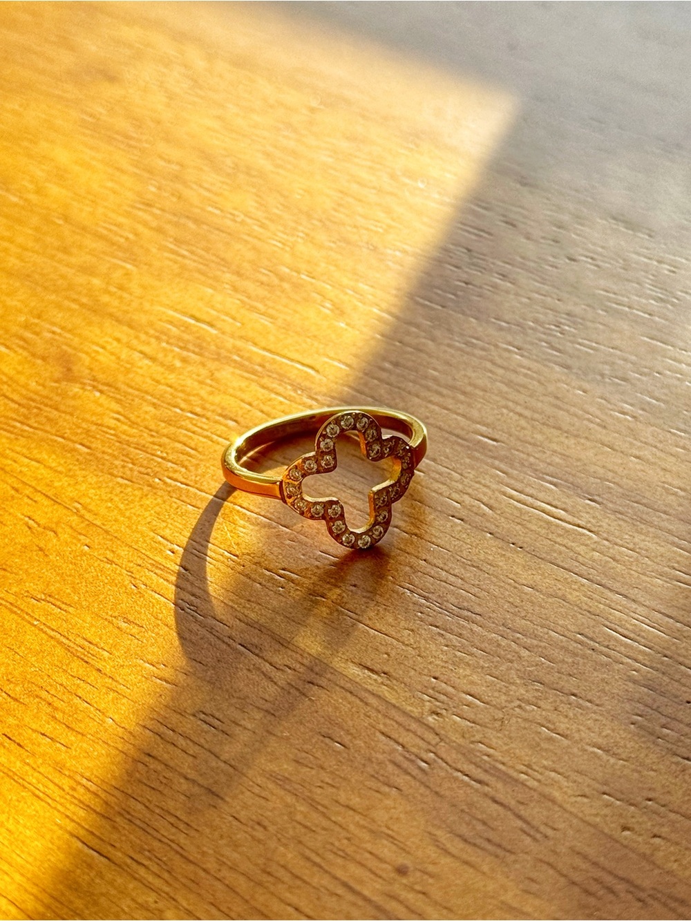 Hollow Clover gold plated ring